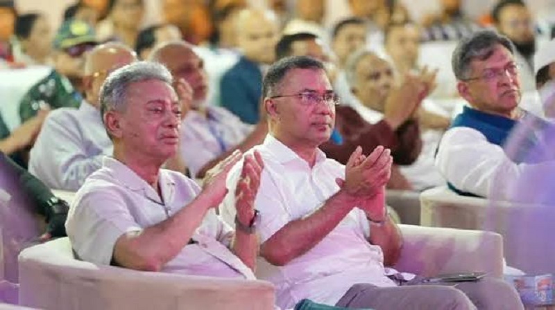 চট্টগ্রামে দুর্গাপূজার মণ্ডপে প্রধানমন্ত্রী তারেক রহমান